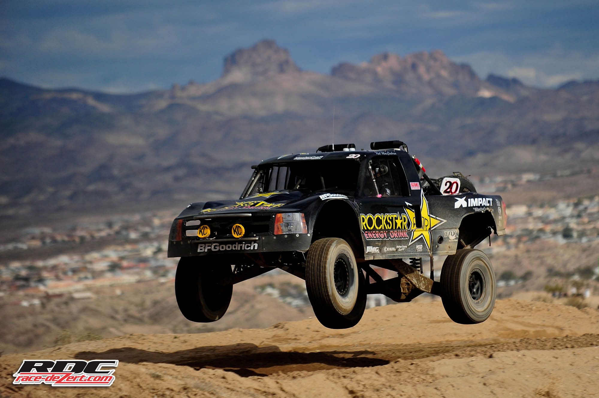 Rob Mac Racing Chuck Norris is the Rob Mac of Tough Guys | race-deZert