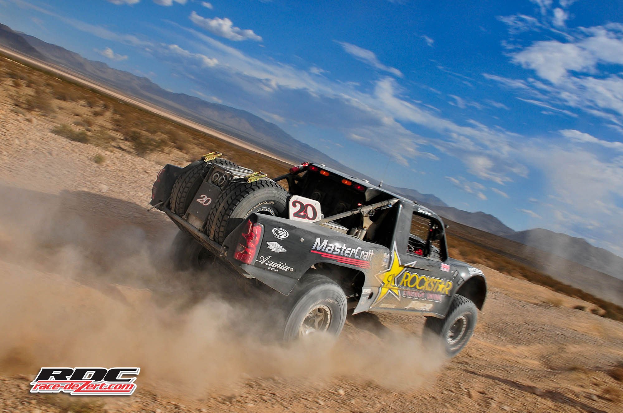 Rob Mac Racing Chuck Norris is the Rob Mac of Tough Guys | race-deZert